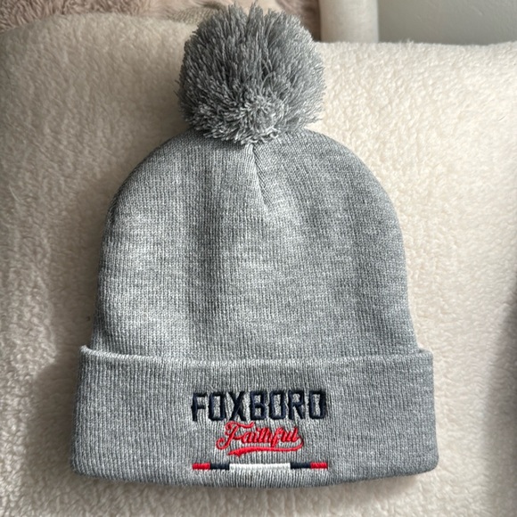 New England Patriots “Foxboro Faithful” Winter Hat - Picture 1 of 2
